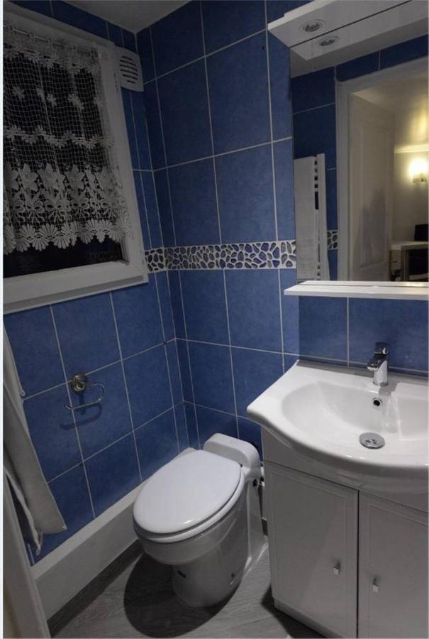 Beau Meuble 2min Du Moulin Rouge Appartement Parijs